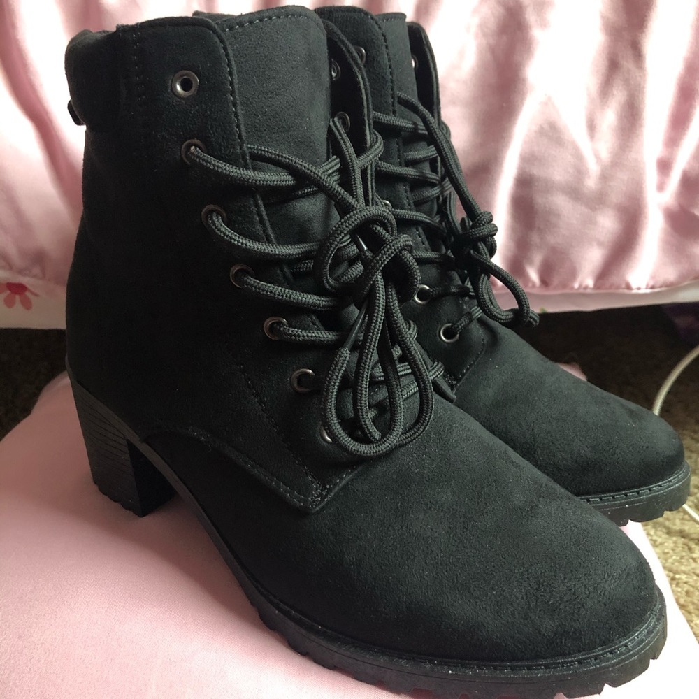 Heel boots